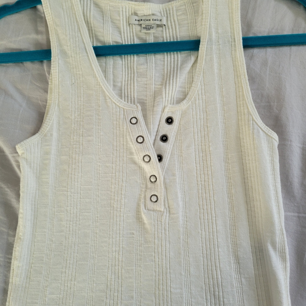 American Eagle Small white crop top with buttons